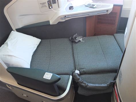 Review Cathay Pacific A330 Business Class Hkg Kix Young Travelers