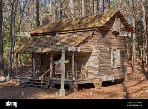 Vintage Log Cabin High Resolution Stock Photography And Images Alamy