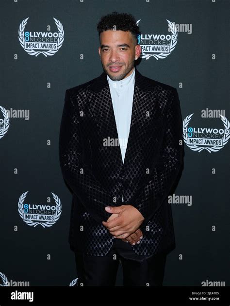 Jason Lee Arrives At The Second Annual Hollywood Unlocked Impact Awards