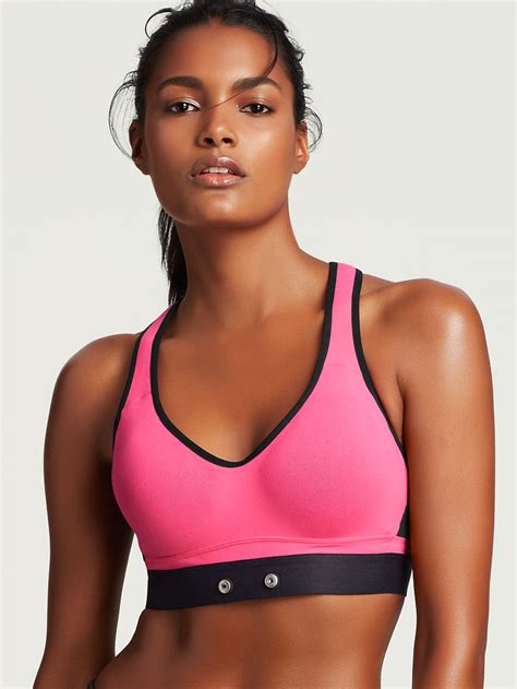 Get the latest on the world's best sport bras—and discover what it takes to train like an. Strapless: Victoria's Secret Sports Bra Works With Heart ...