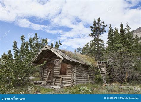 Old Log Cabin In The Yukon Stock Image Image Of Territory 75818573