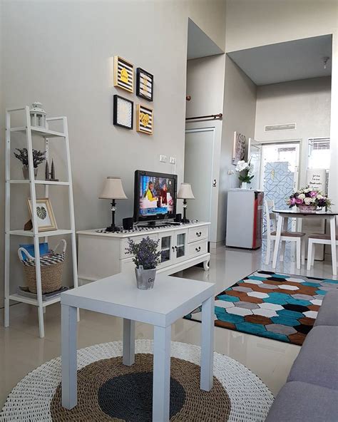 Berikut ini tips agar dapur anda terlihat rapi dan luas. Cara Kreatif Mendekorasi Ruang Tamu Rumah Minimalis Agar ...