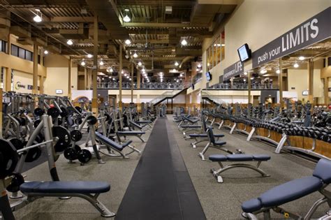 Review of 24hr fitness super sport gym. 24 Hour Fitness - Review Chatter