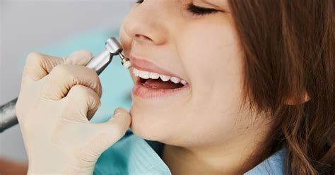 Zahnstein Und Zahnbelag Ursachen Arten Und Entfernung