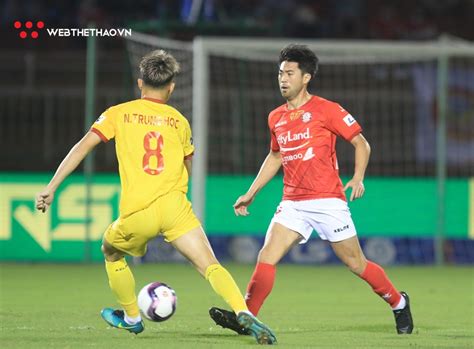 Phút 48, lee nguyễn chọc khe cho dario băng xuống ghi bàn vào lưới đội chủ nhà. Lee Nguyễn chơi mờ nhạt, Hồng Lĩnh Hà Tĩnh "dâng" ba điểm ...