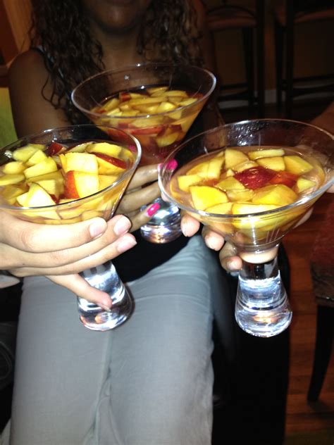 Delicious Peach Ciroc Cocktails Perfect For A Night In With The Girls Or Summer Party Peach