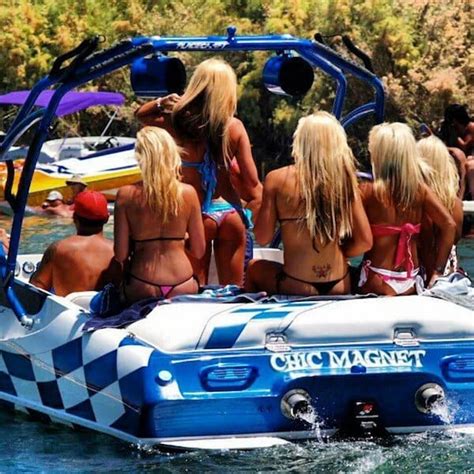 jobbiecrew s 60 photos of hot boat party girls