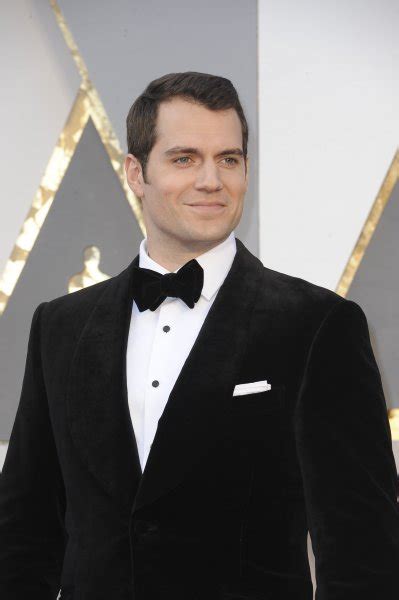 henry cavill says women have a bit of a double standard with catcalling