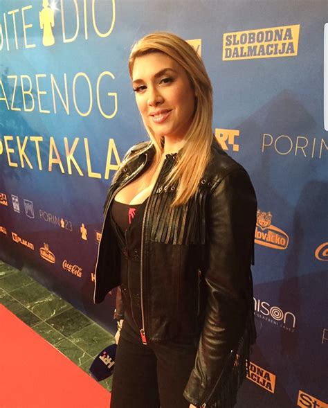 Hot MILF Croatian TV Reporter Hrvatska MILF Mirta Surjak Photo 4
