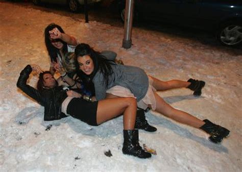 Pictured Manchester Party Girls Brave The Cold Manchester Evening News