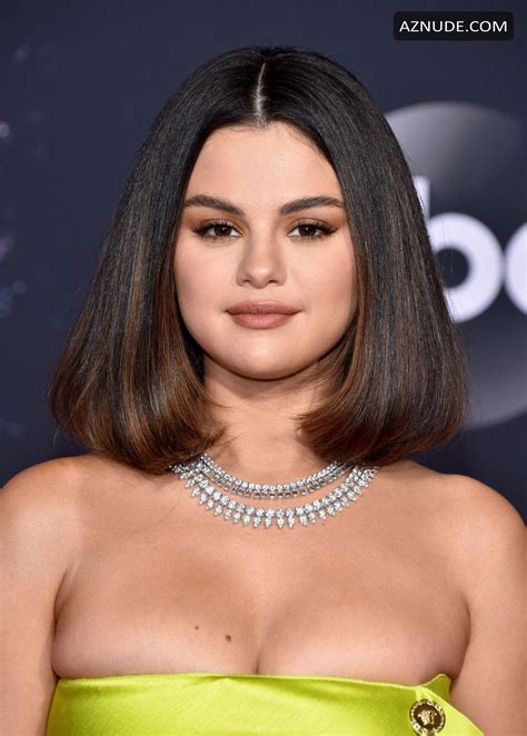 Model Selena Attends The American Music Awards At Microsoft