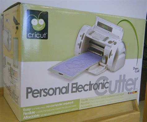 Cricut Personal Electronic Cutter Machine 29 0001 Used Only