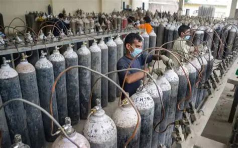 Rào cản lớn với quá trình phát triển của ấn độ. Ấn Độ có người hùng giải cứu khủng hoảng thiếu oxy ...