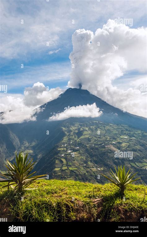 Eruption Of A Volcano Tungurahua In Ecuador Stock Photo Alamy