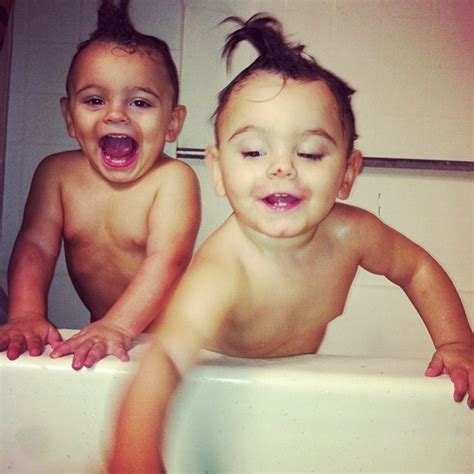 Twins Bath Time 2012 Gemeos