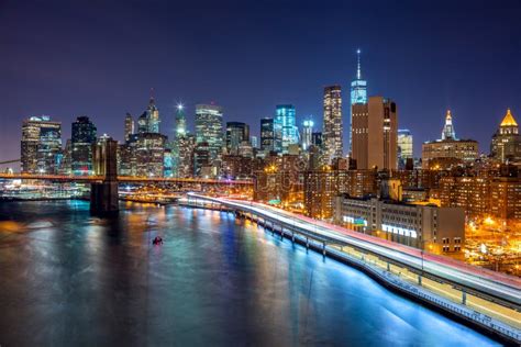 Cena Da Noite De New York City Com Skyline De Manhattan E Brooklin B