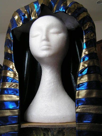 Make An Ancient Egyptian Headdress 12 Steps Egyptian Headdress Headdress Ancient Egyptian