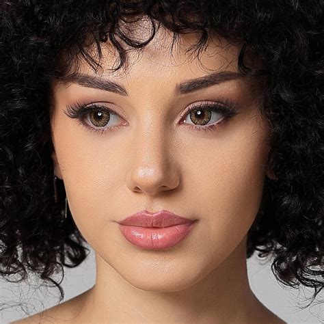 3 Tone Pure Hazel Color Contacts With Vibrant And Enlarging Effect