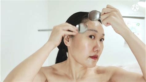 Self Massage With Spoons Against Wrinkles And For Glowing Skin Youtube
