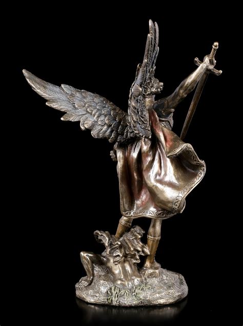 Veronese Archangel Michael Figurine Defeats The Devil Figuren Shop De