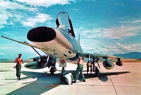 Phan Rang Air Base Vietnam Air Fighter Fighter Aircraft Fighter Jets