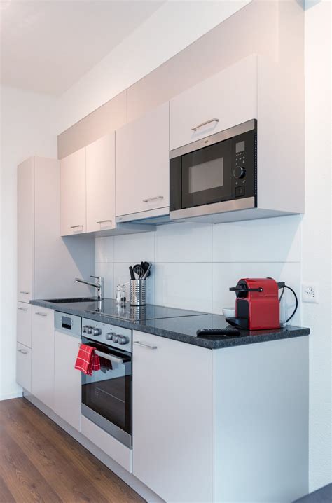 Stock, 4 zimmer (keine durchgangszimmer), separate küche (inkl. 2 Zimmer-Möblierte Wohnung in Zürich mieten - Flatfox