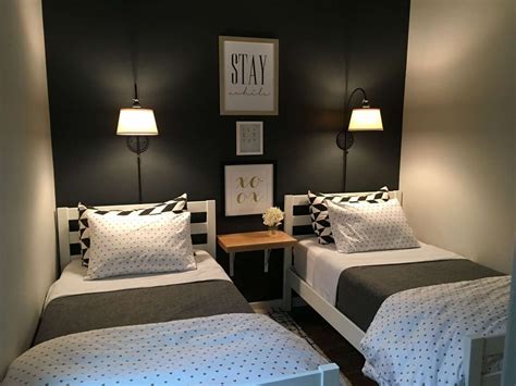 The beds' headboards are on the same wall; 9+ Impressive Bedroom 2 Twin Beds Gallery | Small guest ...