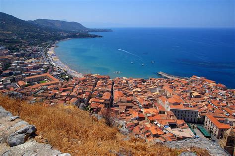 With gianni buscarino, vittorio vigneri, angela nugara, carmelo maddio. SICILIA - VILLE E IMMOBILI DI PRESTIGIO IN VENDITA