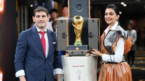 Fifa 2022 Deepika Padukone Unveils World Cup Trophy Along With Iker
