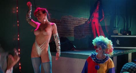 Nude Video Celebs Elizabeth Kaitan Nude Toni Maria Alessandrini Nude Julia Parton Nude