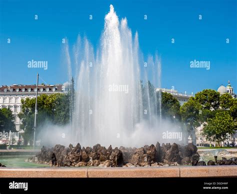 Vienna Fountain Hi Res Stock Photography And Images Alamy