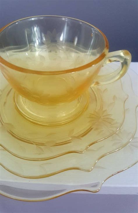 4 Pc Set Vintage Yellow Depression Glass Cups And Saucers Etsy