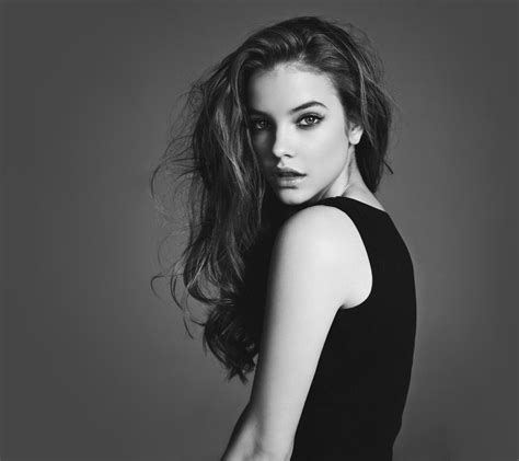 2160x1920 Barbara Palvin Black And White Hd Wallpaper 2160x1920