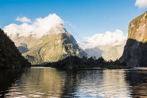 Milford Sound Scenic Flight And Overnight Cruise New