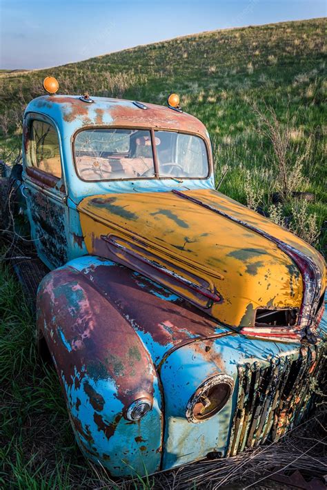 Premium Photo An Abandoned Vintage Truck On The Prairies In Saskatchewan