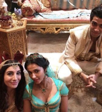 Aladdin Rare Behind The Scenes Naomi Mena And Nasim Aladdin Aladdin Film Aladdin Cast