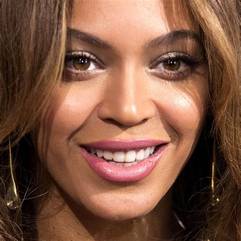 Beyoncés Makeup Photos And Products Steal Her Style
