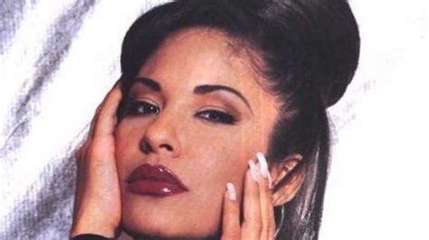 8 times selena quintanilla s makeup game was so strong it made our hearts stop