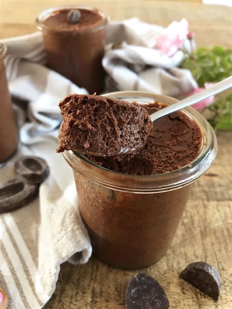 The dish you must not miss at café society is the chocolate dulce de leche dessert and their coffee. Mousse au chocolat noir et au café - ilovechocolat