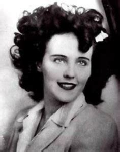 Elizabeth short has a very pale complexion and long, curly, dark, almost black hair. It's All About Your Lie Ability: Black Dahlia Pt.1