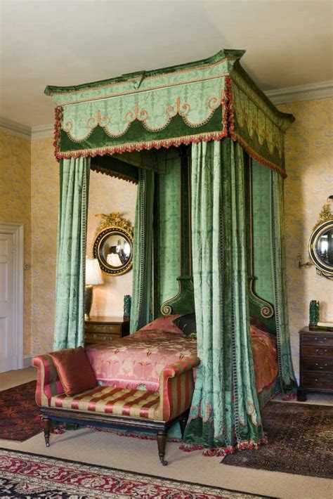 15 Incredible Victorian Style Primary Bedroom Ideas