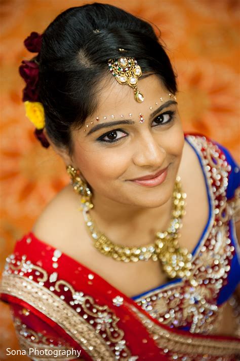 Nobody's outfit at a wedding is complete without a string of jasmine adorning the hair. Portraits in St. Petersburg, FL Indian Wedding by Sona ...