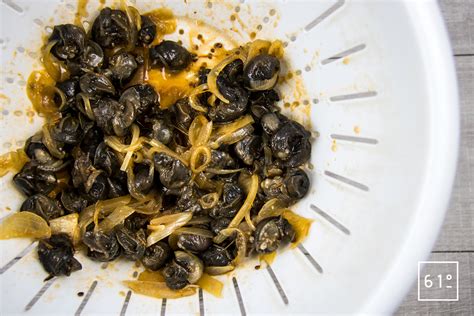 Escargots à l'italienne relevés d'ail noir | Recette | 61°Degrés