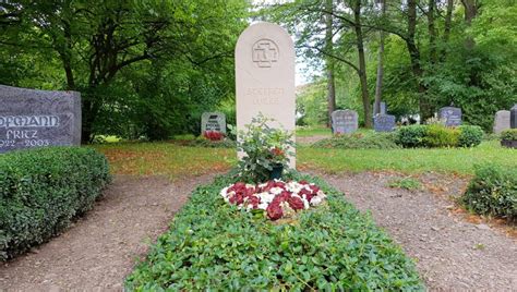 Die immobilie liegt in belebter gegend in hamburg neustadt. Jüdischer Friedhof in Hamburg-Wandsbek 🕊️ Plan & Prominente