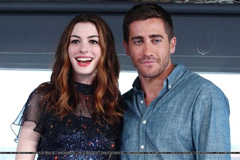 Weirdland Jake Gyllenhaal And Anne Hathaway Attending Love And Other Drugs Photocall In Sydney