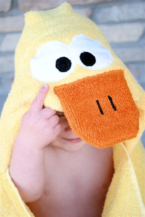 This thick and lovely bath towel is great option for baby showers or other special occasions for mom and baby. Duck Hooded Towel Tutorial | Hooded towel tutorial, Hooded ...