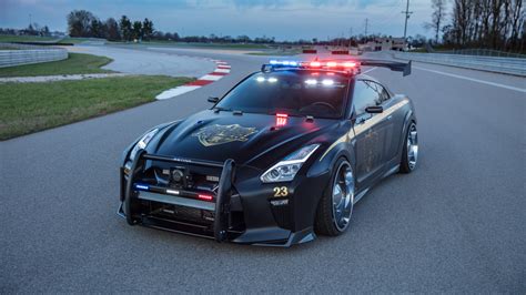 You Can T Run From The Nissan Gt R Police Pursuit