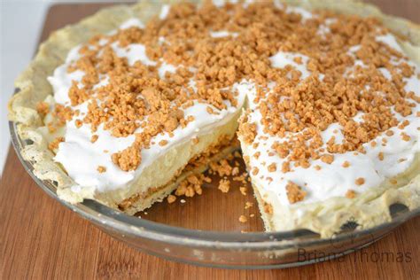 From carrot cake to hot cross buns to giant chocolate eggs, easter is celebrated across cultures with friends, family, and food. 26 Sugar-Free Low-Carb Easter Dessert Pies | Peanut butter cream pie, Peanut butter, Desserts