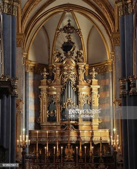 Baroque Pipe Organ Of The Church Of San Domenico Maggiore 1283 1324