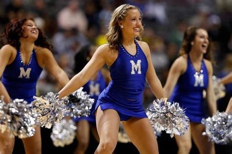 sexy cheerleaders sexier moves